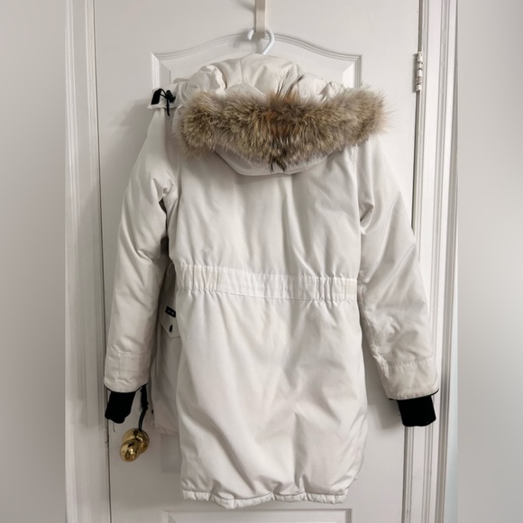 SOLD!Canada Goose trillium parka - Picture 2 of 4